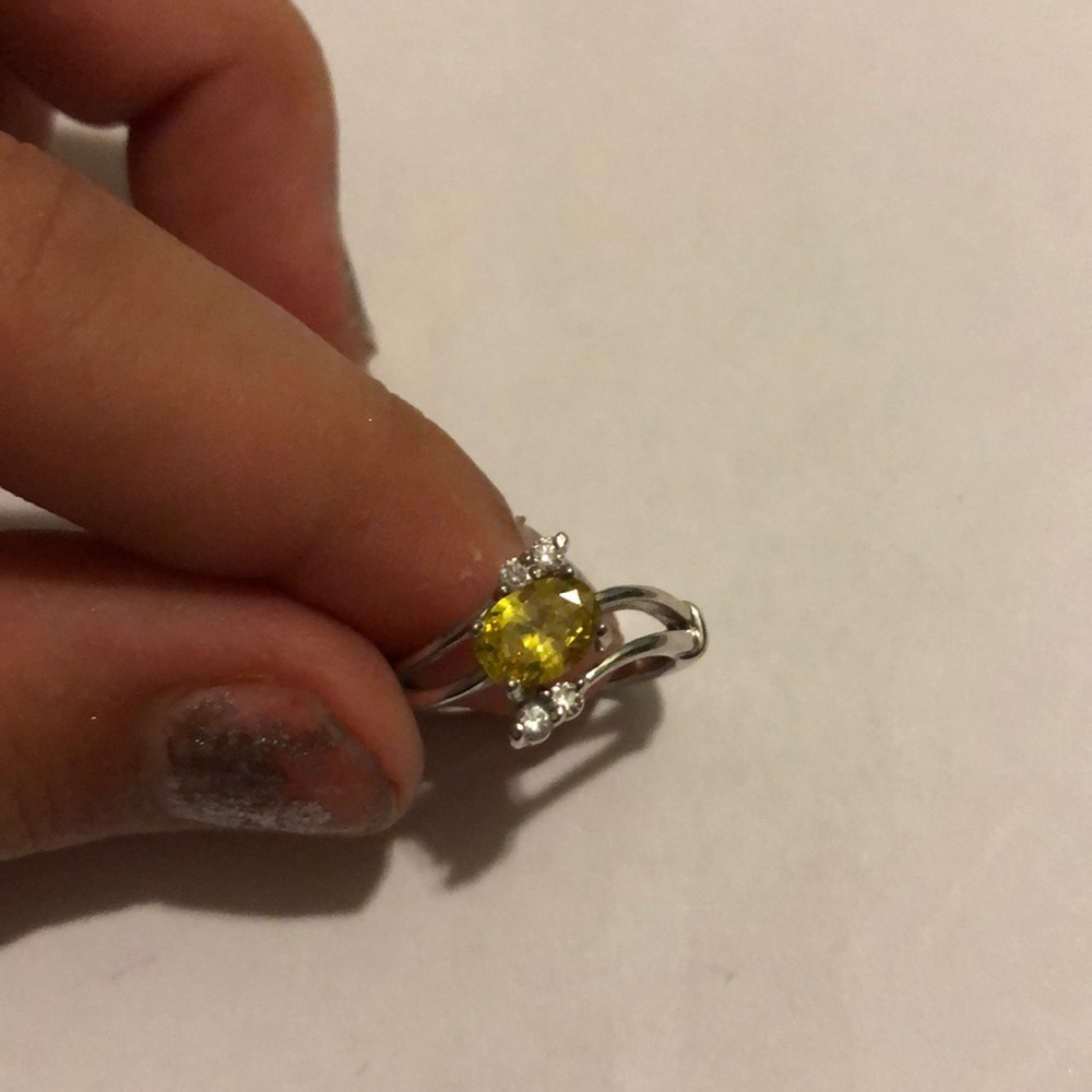 Aesthetic yellow ring